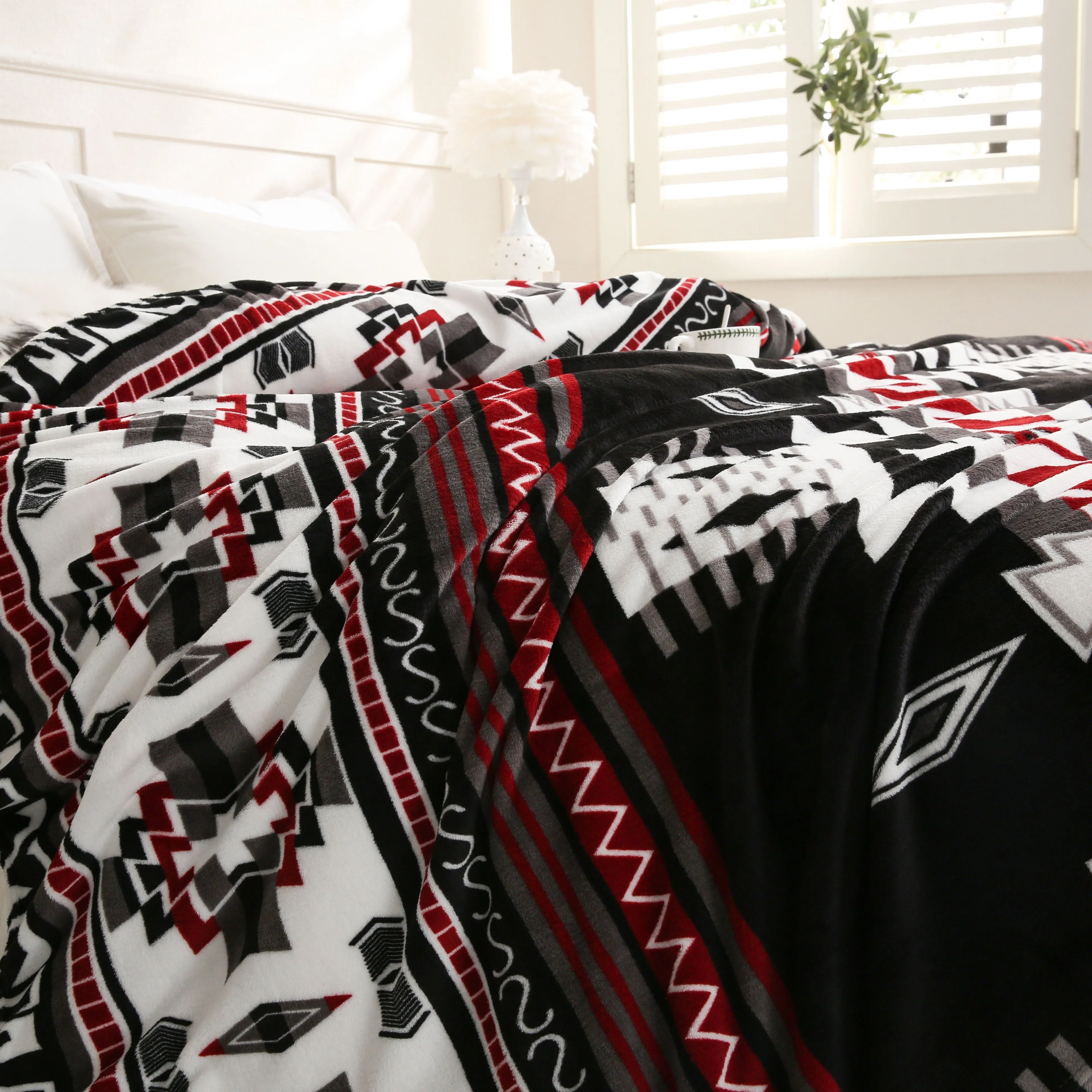 Boho Pattern Flannel Blanket Soft Warm Stylish Home Essential