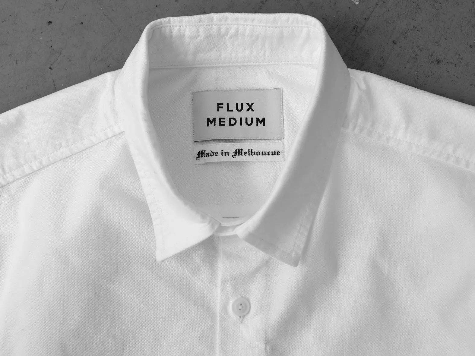 THE OXFORD. RELAXED SHIRT. WHITE